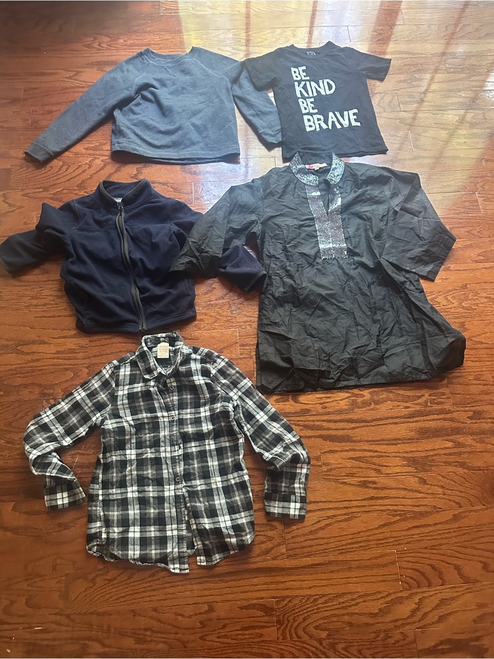 Girls Tops Hanes Black Short-Sleeve 'Be Kind Be Brave' Graphic Tee Size 5-8